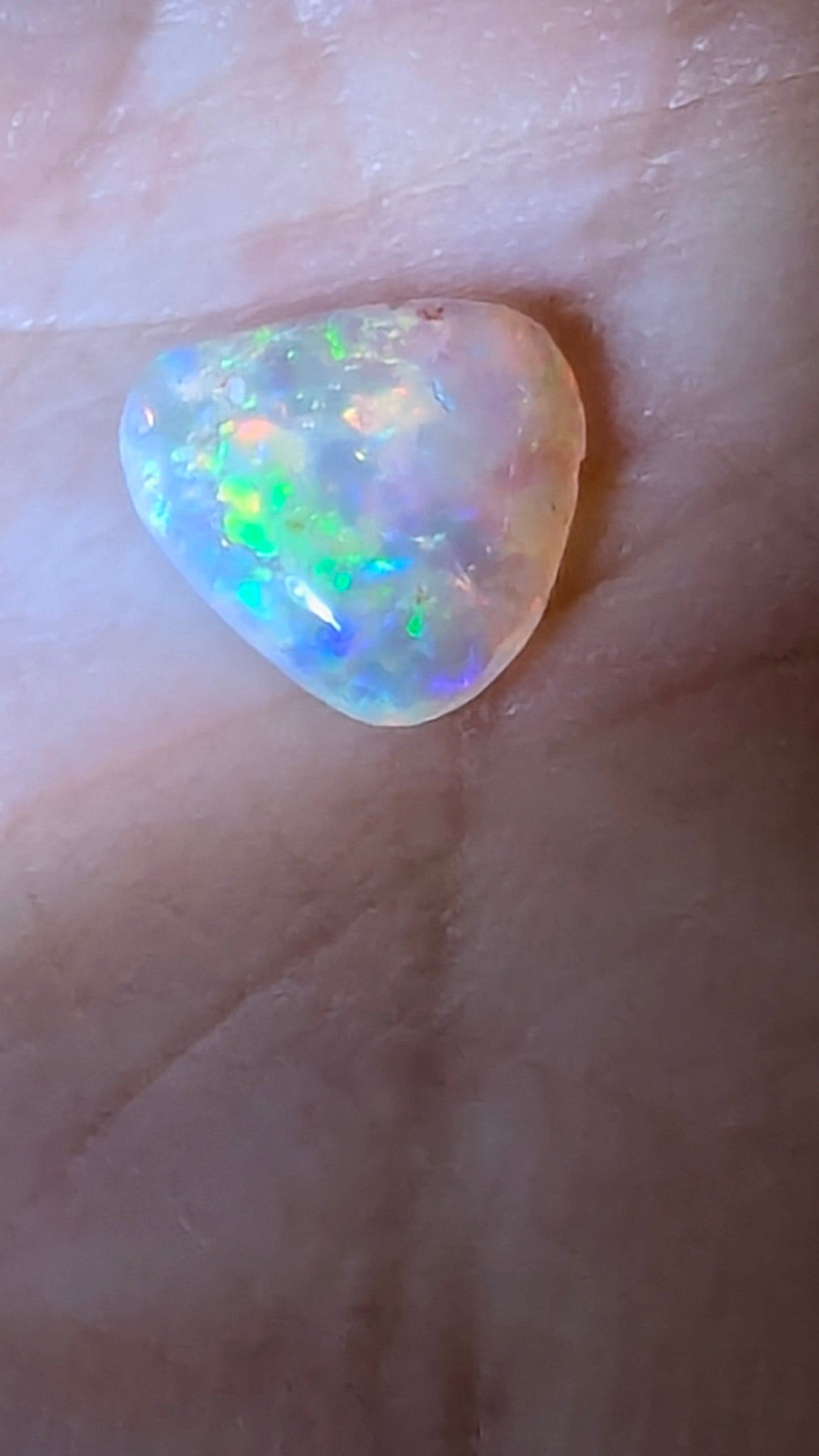 Opal - small bright freeform