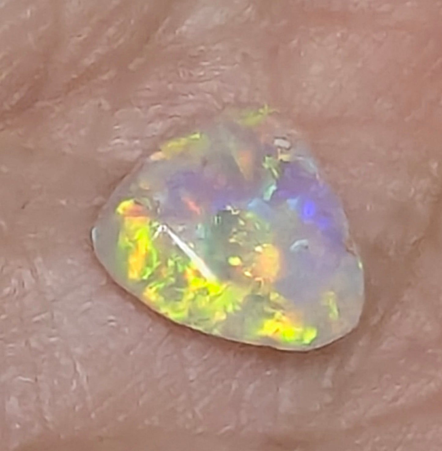 Opal - small bright freeform