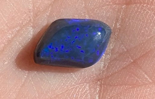 Opal- black Lightning Ridge