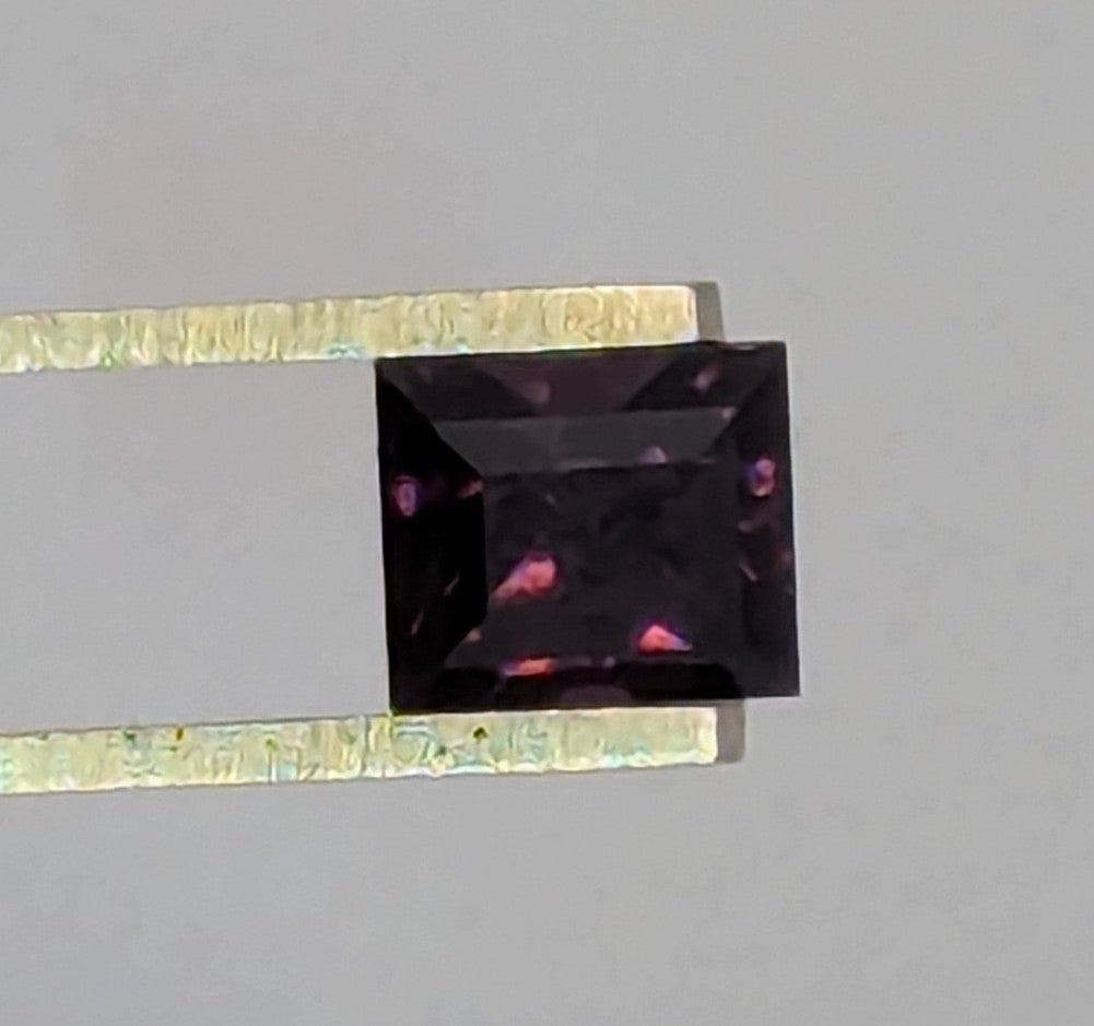 Spinal - deep purple 0.92ct